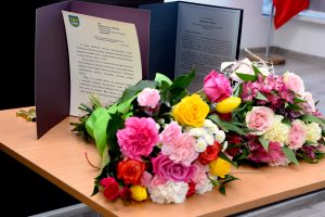 Kwiaty oraz podziękowania 10 - lecie SLT