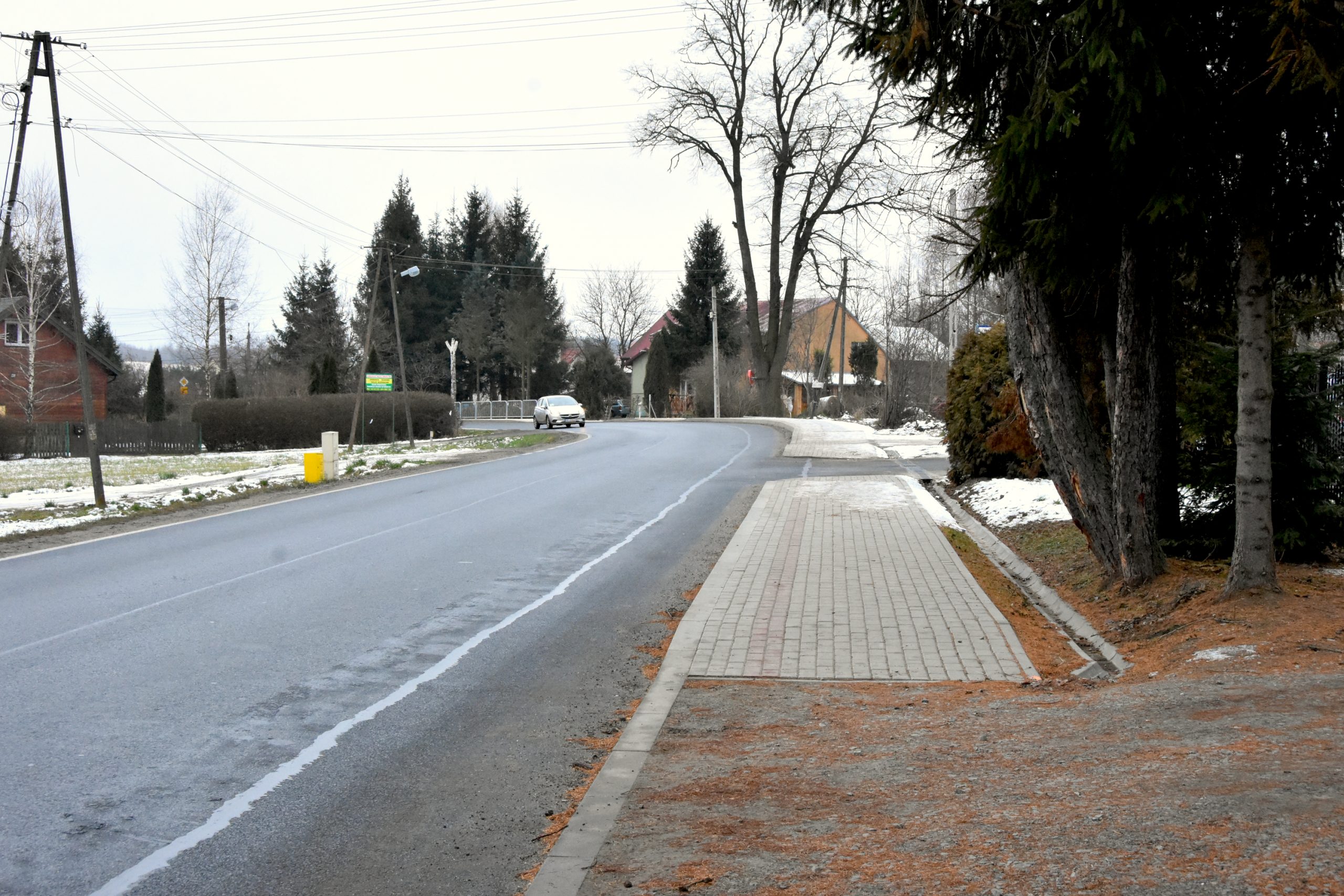 Zdjęcie chodnika w Humniskach po zakończeniu remontu
