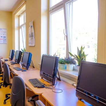 Pracownia komputerowa w szkole w Brzozowie