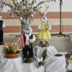 Ozdobe zające i ozdoby wielkanocne.